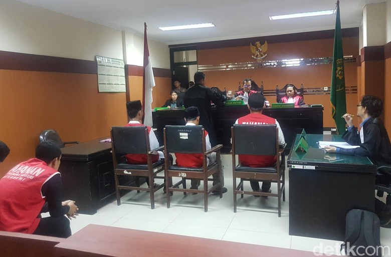 Eksekusi Mati Raden Galih, 6 Sekawan Dituntut Hukuman Berbeda Eksekusi Mati Raden Galih, 6 Sekawan Dituntut Hukuman Berbeda