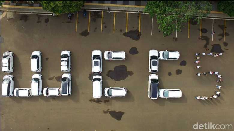 Komunitas Mobil Putih Dukung Atlet Disabilitas Komunitas Mobil Putih Dukung Atlet Disabilitas