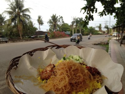 Sarapan ala Kota Sorong: Nasi Kuning Rempah Sarapan ala Kota Sorong: Nasi Kuning Rempah