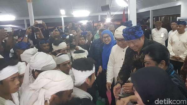 SBY Bersyukur Dapat Kesempatan Hadiri Upacara Seba Baduy SBY Bersyukur Dapat Kesempatan Hadiri Upacara Seba Baduy
