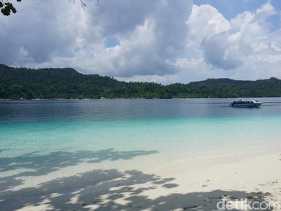 Pantai Friwen, Spot di Raja Ampat yang Cocok untuk Chillax Pantai Friwen, Spot di Raja Ampat yang Cocok untuk Chillax