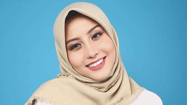 Awkarin Jualan Hijab, Aji Mumpung Lebaran? Awkarin Jualan Hijab, Aji Mumpung Lebaran?