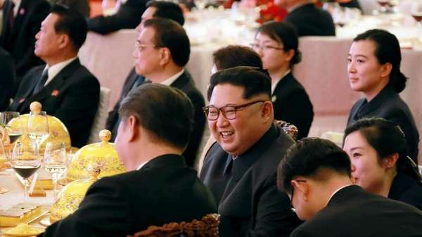 Pancake Kentang Swiss Jadi Suguhan Kim Jong-un Saat Bertemu Presiden Korsel Pancake Kentang Swiss Jadi Suguhan Kim Jong-un Saat Bertemu Presiden Korsel