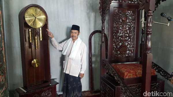 Ini Barang di Dalam Masjid yang Dirusak Pria Tak Dikenal Ini Barang di Dalam Masjid yang Dirusak Pria Tak Dikenal