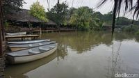 Saung Talaga: Menyantap Udang Peprek dan Karedok yang Gurih Pedas di Tepi Telaga