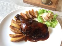Kopium: Uniknya Kopi <i>Creme Brulee</i> dan Ayam Panggang Kopi di Kafe Kekinian Ini