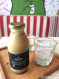Kopium: Uniknya Kopi <i>Creme Brulee</i> dan Ayam Panggang Kopi di Kafe Kekinian Ini