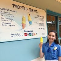 Kuning Cantik Dessert Terbaru di Disney California Adventure Park