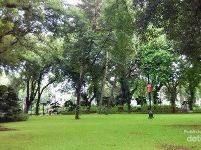 Taman Suropati yang Tidak Pernah Bikin Bosan Taman Suropati yang Tidak Pernah Bikin Bosan