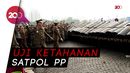 Saat Anies-Sandi Timpuki Satpol PP dengan Batu Saat Anies-Sandi Timpuki Satpol PP dengan Batu