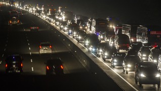 Jalur Alternatif Hindari Macet Panjang Tol Jakarta-Cikampek