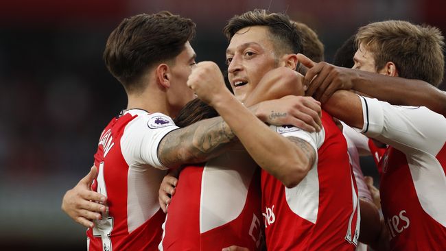 Agen: Mesut Oezil Ingin Bertahan di Arsenal