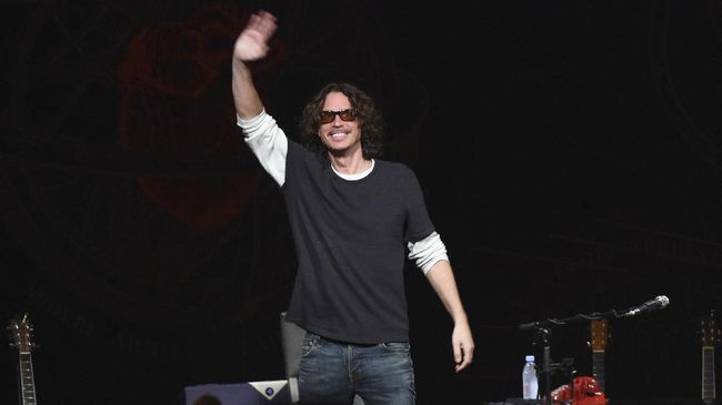 Ironis, Chris Cornell Pernah Kecam Bunuh Diri Kurt Cobain