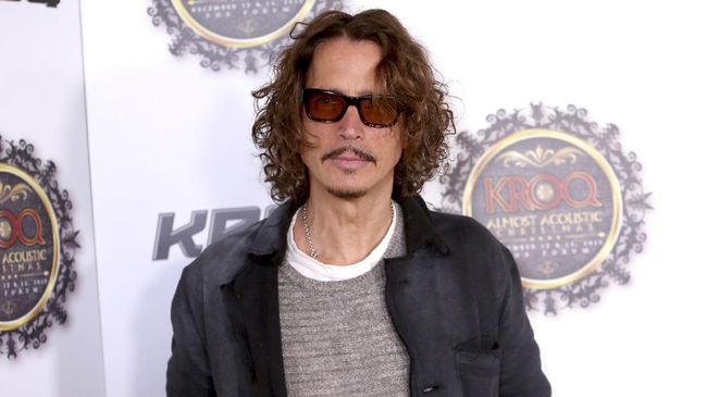 Kenang Chris Cornell, Vokalis 'Linkin Park' Berurai Air Mata
