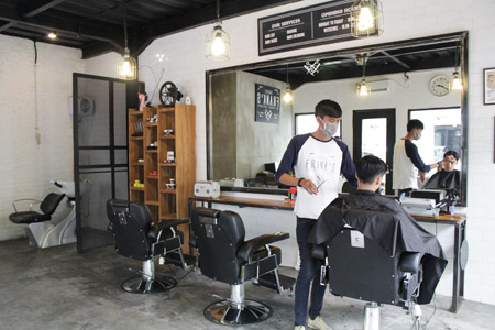 Hot Trend Harga  Potong  Rambut  Di  Lanang Barbershop  Gaya 