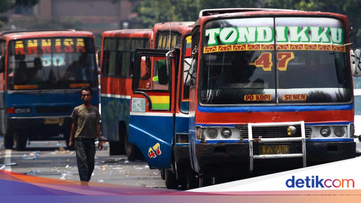 Jalan Panjang yang Bikin Metromini Reyot Tak Terurus