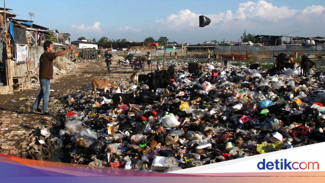 Viral Video Anak anak  Cari  Mainan  di Tumpukan Sampah Bikin 