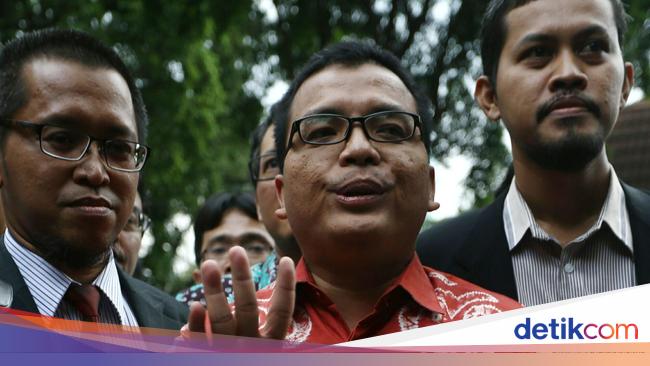 Denny Indrayana Minta MK Perintahkan Pilkada Banjarbaru Diulang