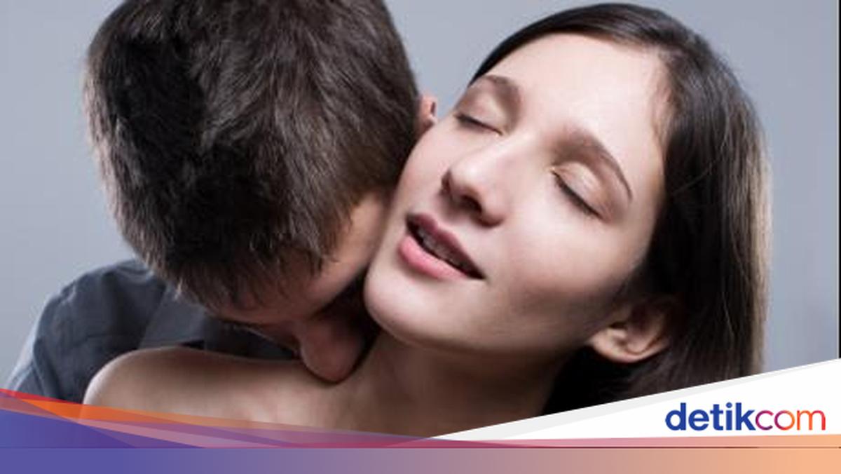 Transvestit krossdresser Krasnodar Yetuk xonim pornoda creampied oladi