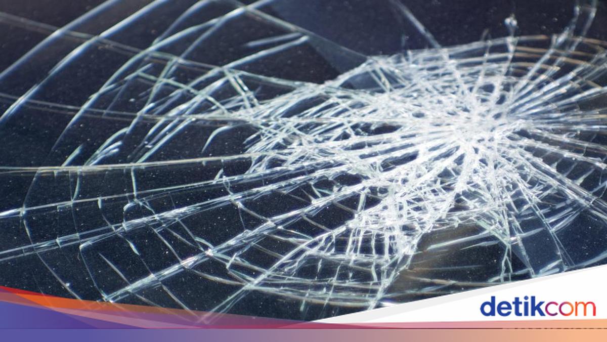 Viral Ojol Kabur Tinggalkan Penumpang Wanita Usai Kecelakaan di Depan DPR