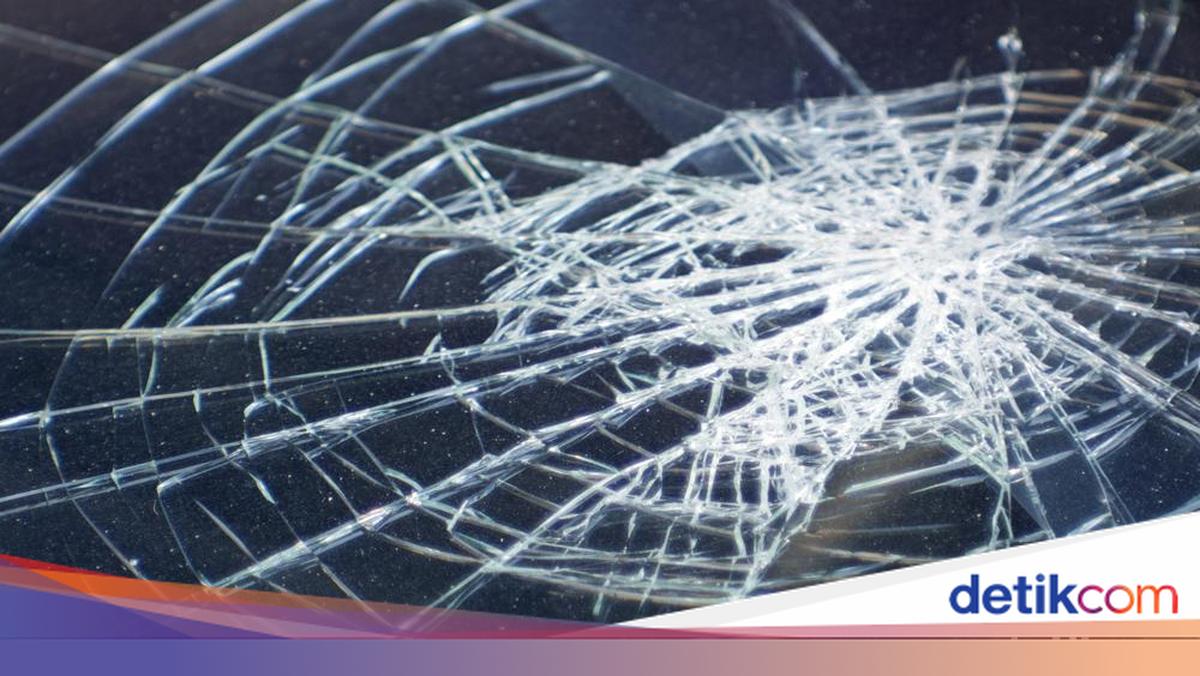 Pemotor Terluka di Bogor Setelah Tabrak Mobil Saat Hindari Jalan Bergelombang