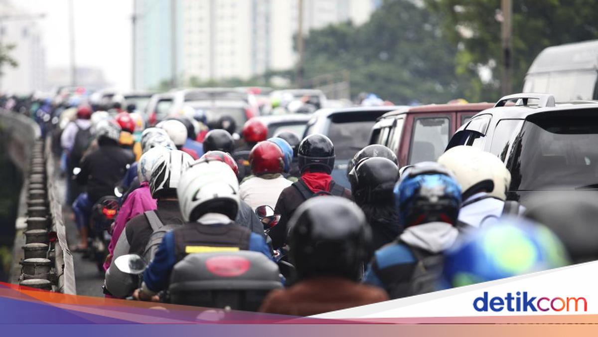 Lalu Lintas di Sejumlah Jalan Arteri Jakarta Macet Senin Pagi