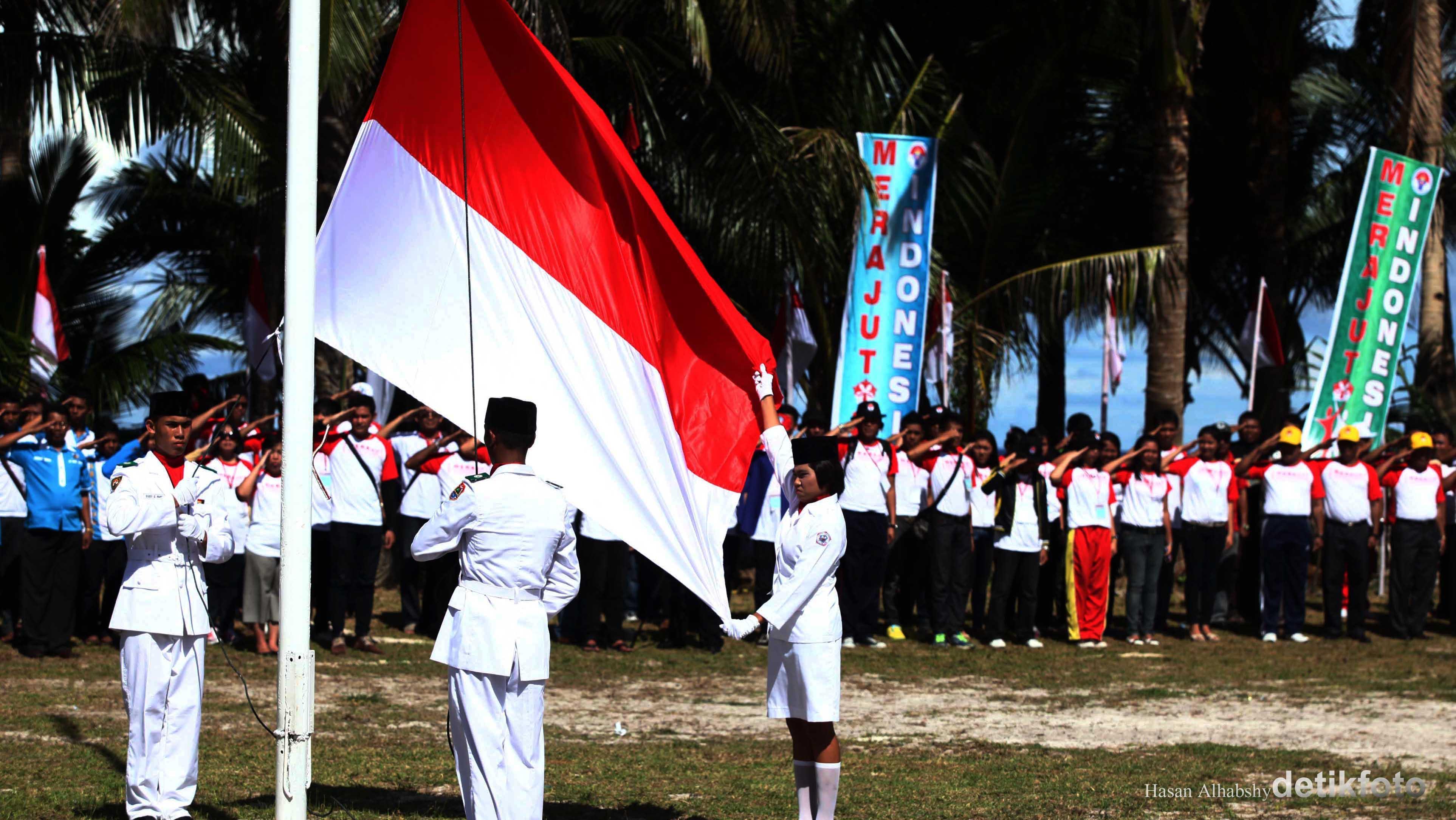 Siswa Wajib Nyanyikan Indonesia Raya 3 Stanza Saat Upacara Bendera