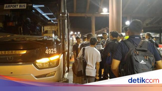 tersedia bus jaconnexion ke bandara soetta