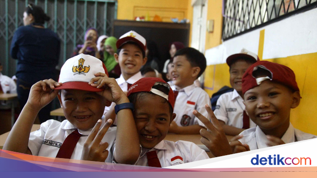 Ini Imbauan untuk Orang Tua yang Antar Anak di Hari 