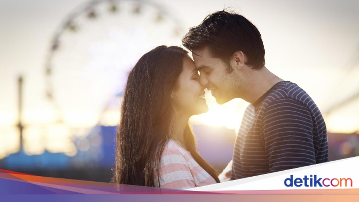 The Evolutionary Origins of Kissing: A Look Back 21 Million Years