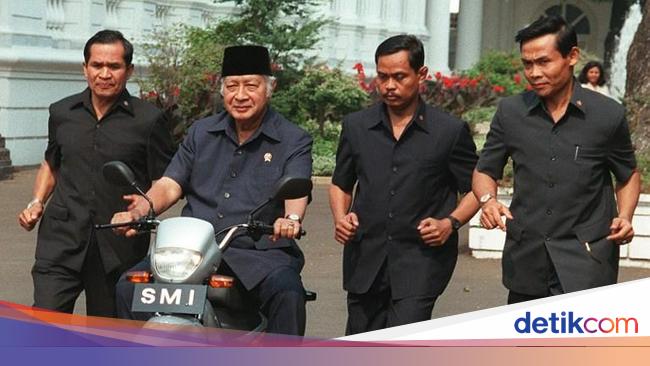 Ketika Soeharto Kian Mesra Dengan Islam Setelah Naik Haji