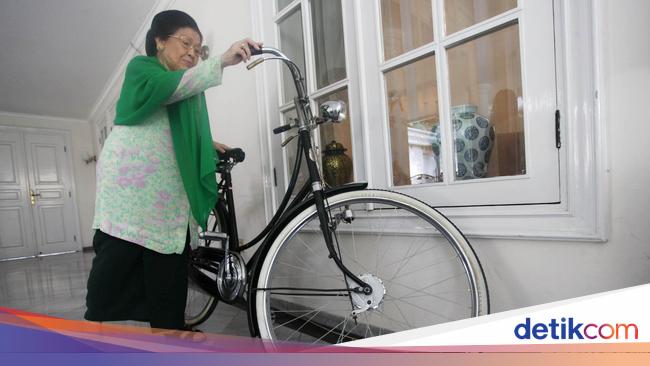 Mengenang Kesederhanaan Umar Wirahadikusumah Lewat Sepeda Onthel