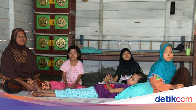 Kisah Sedih  Keluarga Miskin  dengan 5 Anak yang Idap 