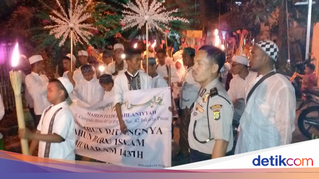 Meriahnya Pawai Obor Peringati Tahun Baru Islam di Jakarta 