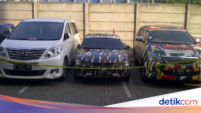  Alphard  dan Mobil  Berstiker Ormas Disita dari  Pelaku 