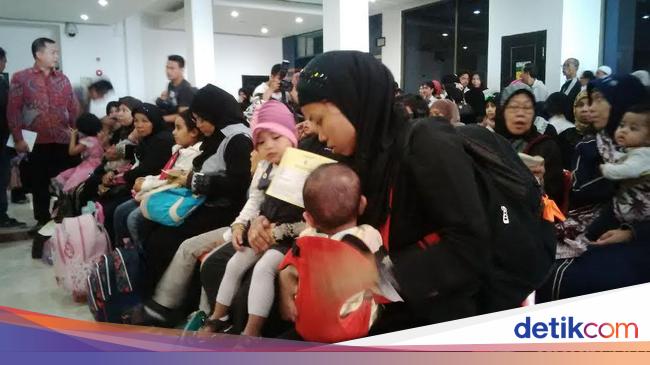 Noveltoon Nenikahi Majikan Ibu : Kisah Gadis Sma Cantik ...