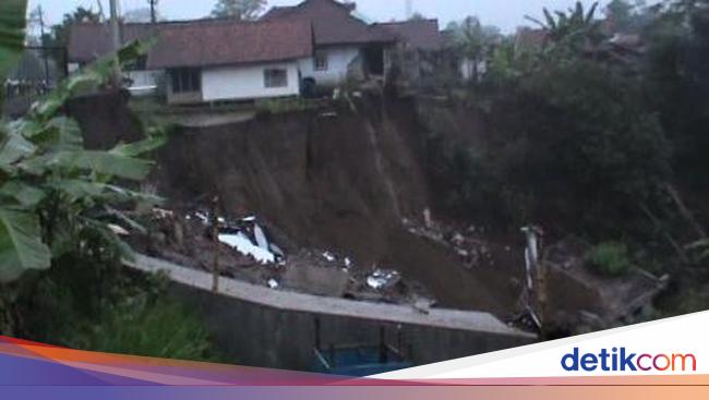 Begini Cara Bikin Konstruksi Bangunan Tahan Longsor