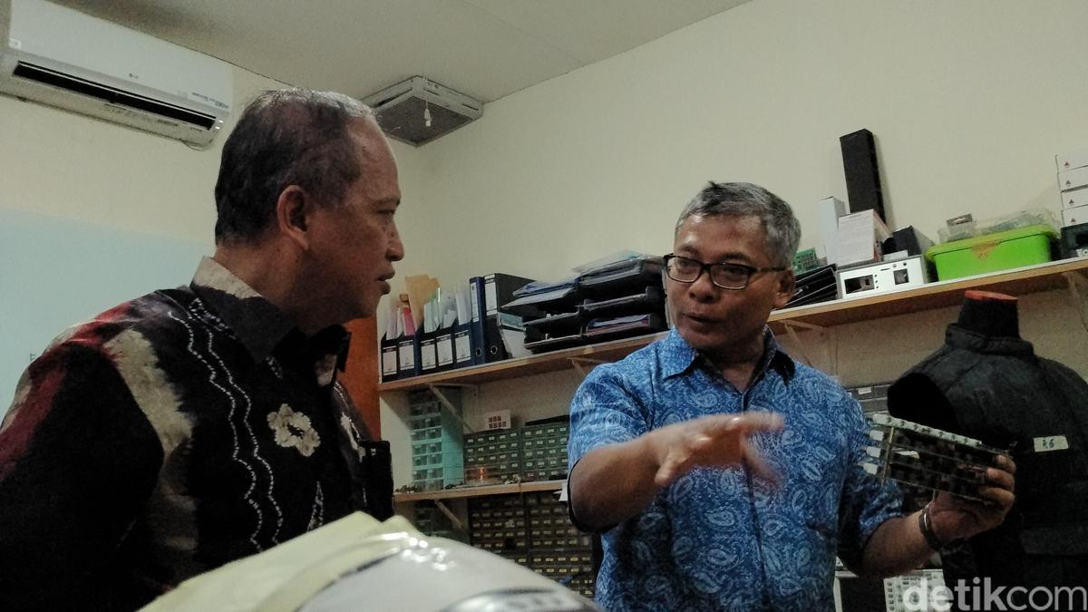 Soal Rompi Antikanker, Warsito Lanjutkan Penelitian di Luar Negeri?