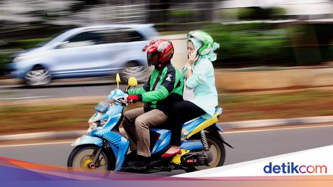 Perkembangan Teknologi Dan Fenomena Ojek Online Perkembangan Teknologi Dan Fenomena Ojek Online