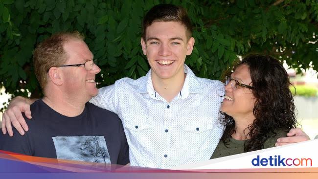 penyakit saraf langka Kisah Ben Oakley Harus Minum Minyak Ganja demi Atasi penyakit saraf langka Kisah Ben Oakley Harus Minum Minyak Ganja demi Atasi