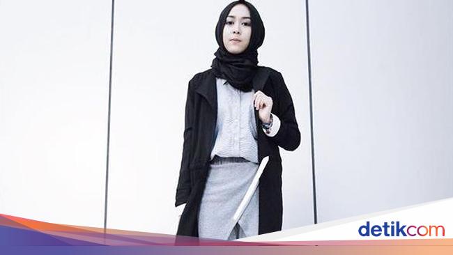 Foto Gaya Monokrom dengan Ragam Modifikasi Celana Ala Foto Gaya Monokrom dengan Ragam Modifikasi Celana Ala