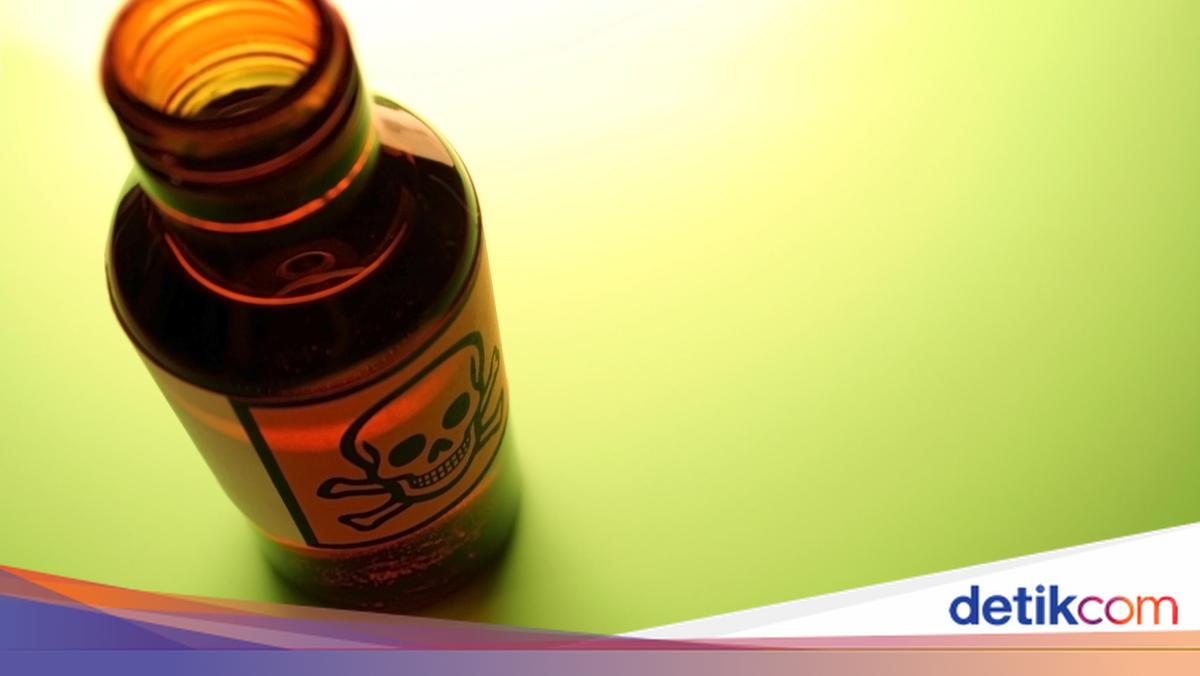 Tokoh Oposisi Dibunuh di Halte Bus, Payung Jadi Sorotan