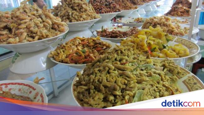 Tanggal Tua Makan  di  5 Warteg  Murah Meriah di  Jakarta Ini