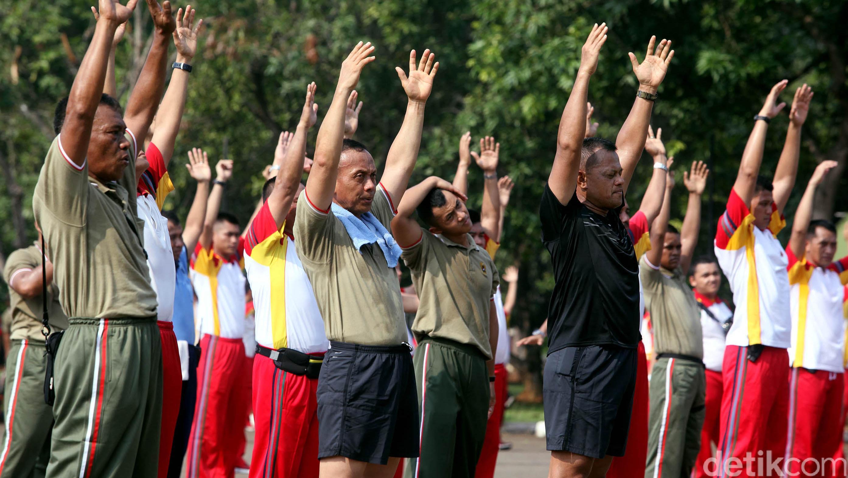 Gerakan Senam Irama Dasar, Dengan Dan Tanpa Alat, Serta Di Tempat