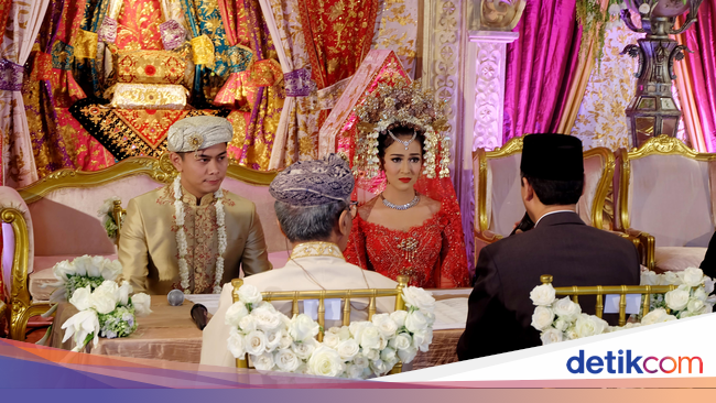 Cantiknya Nina Zatulini Berkebaya Merah di Hari Pernikahan Cantiknya Nina Zatulini Berkebaya Merah di Hari Pernikahan