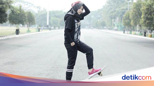 Inspirasi Gaya Busana Olahraga dari Dian Pelangi dan 
