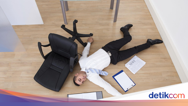 Tidak Lucu! Bercanda dengan Tarik Kursi Hingga Jatuh Bisa Tidak Lucu! Bercanda dengan Tarik Kursi Hingga Jatuh Bisa
