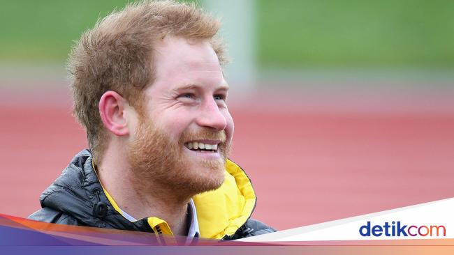 Pangeran Harry Dikabarkan Dekat Dengan Wanita 10 Tahun Lebih Muda