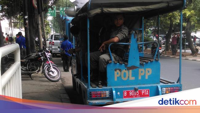 Penertiban PKL di Monas Ricuh, Ini Penjelasan Satpol PP Jakpus