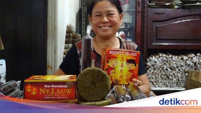 Manisnya Bisnis Kue Keranjang Ny Lauw Jelang Imlek